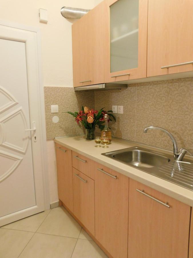 Готель Anna House 4 Сарті Екстер'єр фото
